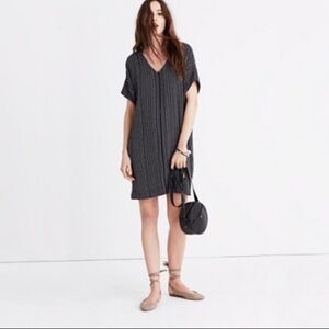 MADEWELL Novel Striped V-neck Shift Dress In True Black M